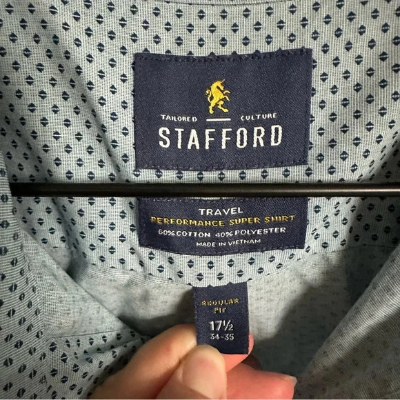 Stafford‎ Travel Button Down - Picture 3 of 5